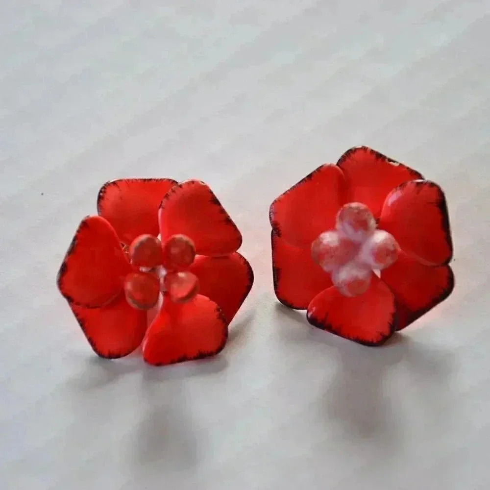 Vtg Clip on Flower Earrings
